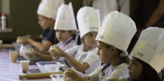 Bambini in cucina, insieme agli chef
