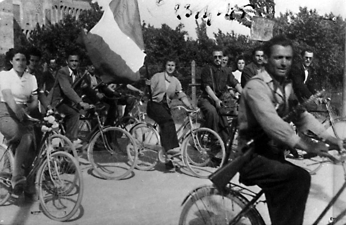 Resistere, pedalare, resistere