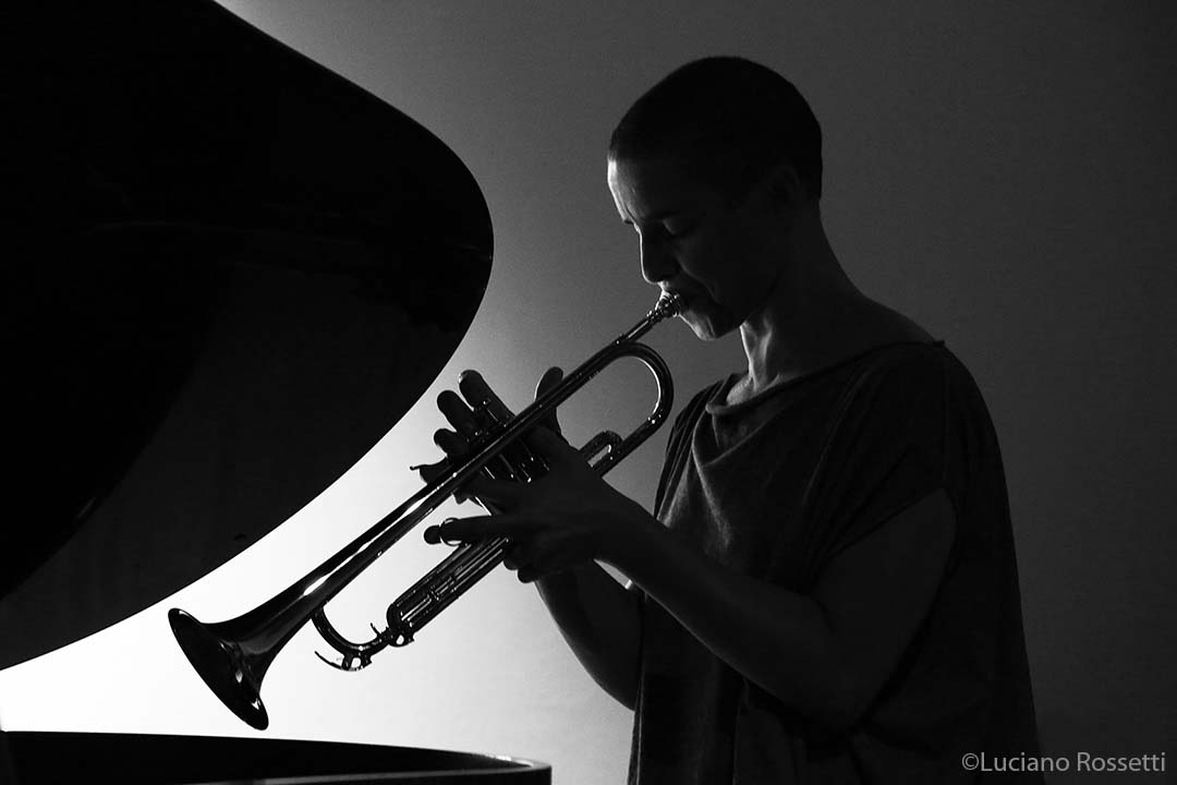 Dual Rhythms. Jazz, from faces to stages