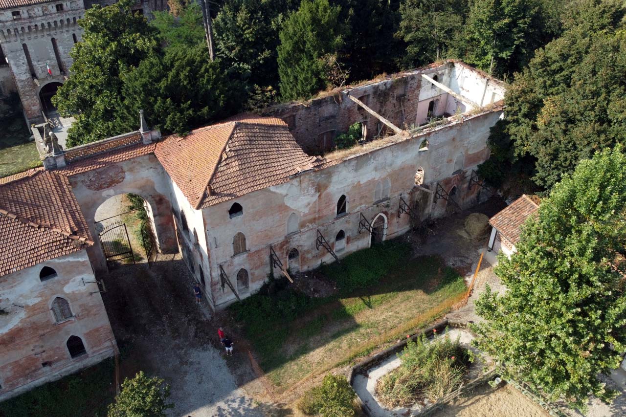 Salviamo le antiche scuderie