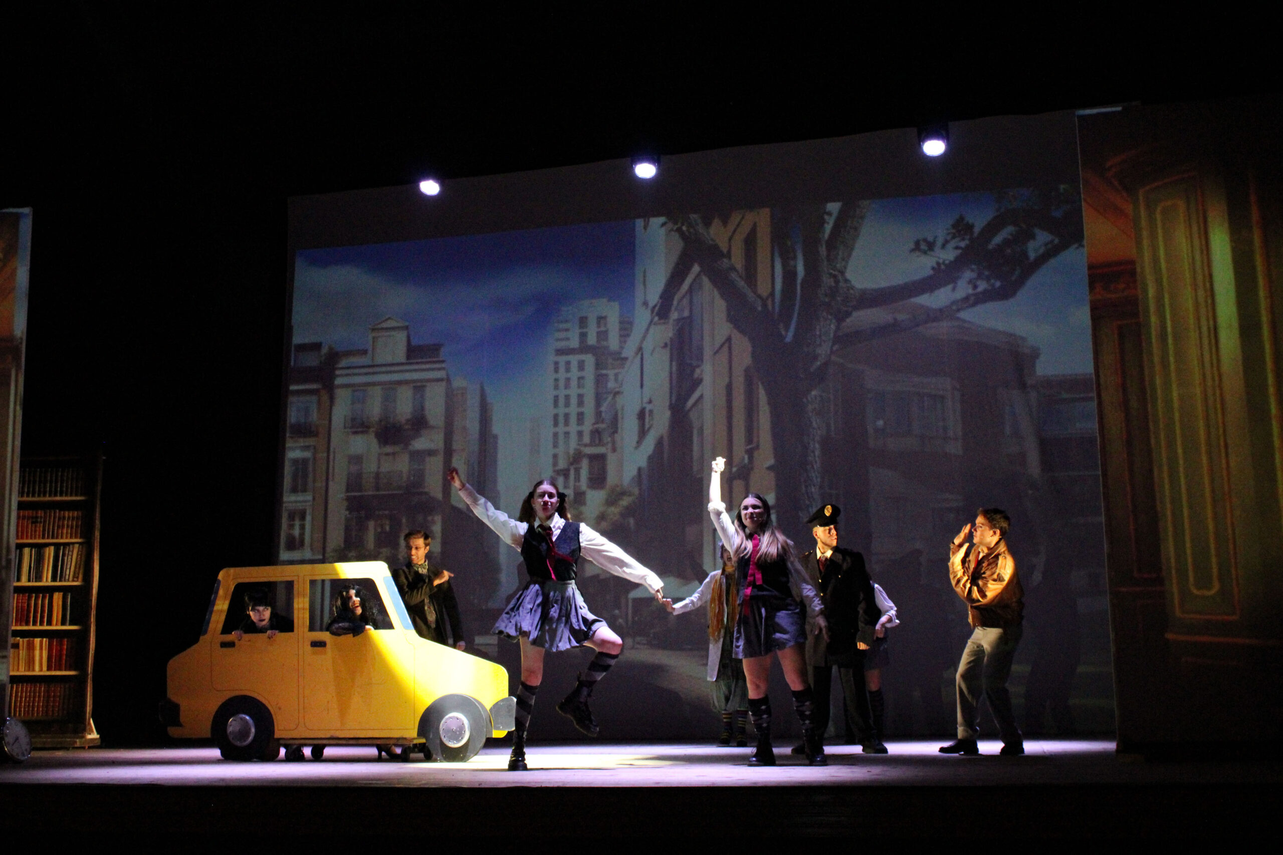 Bentornata Mercoledì: family show a Crema