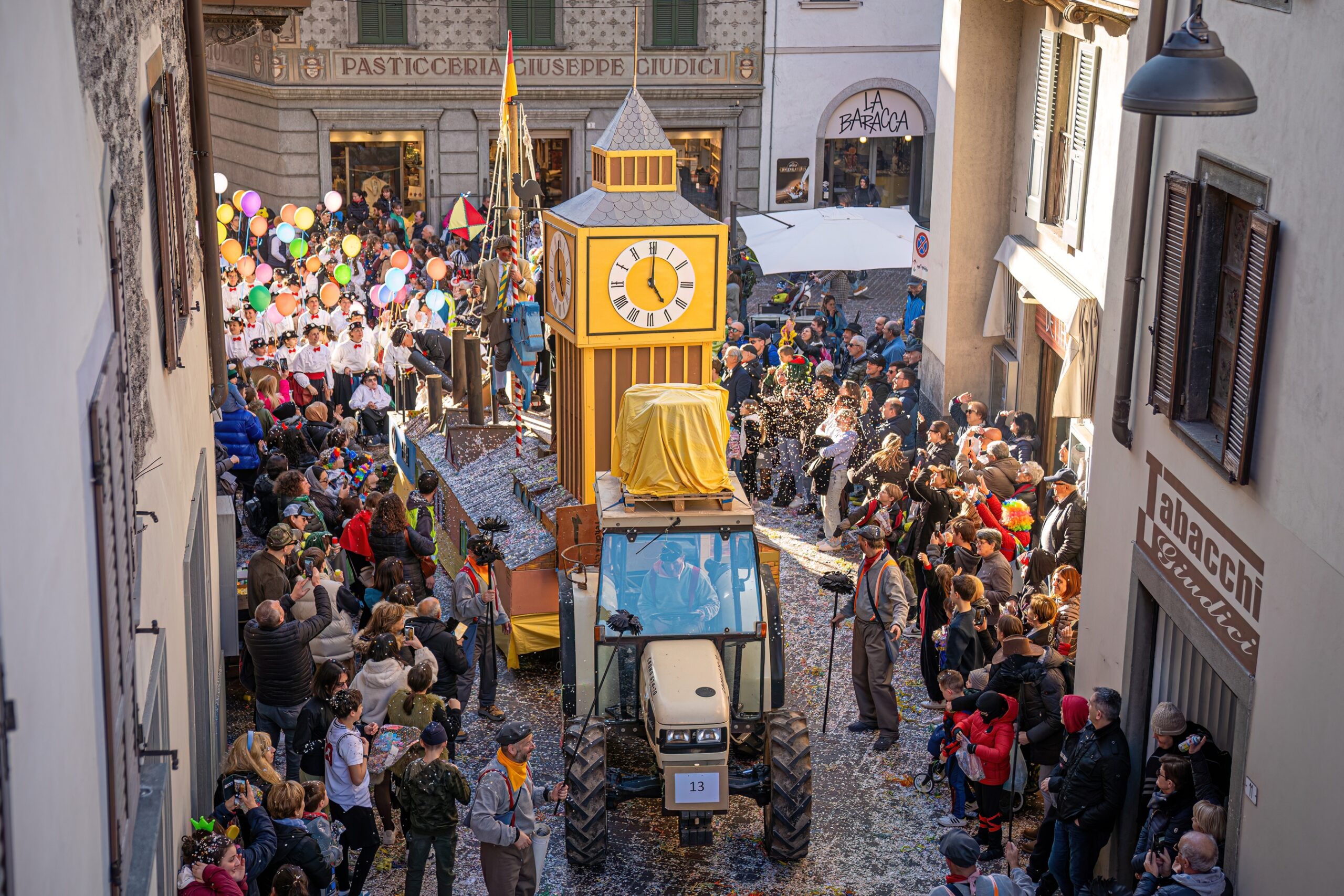 Il Carnevale colora Valseriana e Val di Sclave