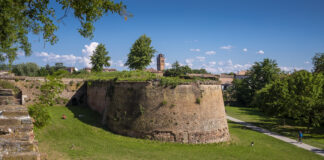 Itinerari / Da Ferrara a Comacchio, senza fretta Ferrara-Baluardo-dell_Amore-ph-Pierluigi-Benini-Festina-Lente-CC-BY-NC-SA_02