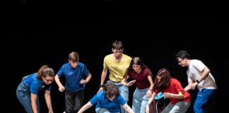 Mani nella marmellata: famiglie a teatro
